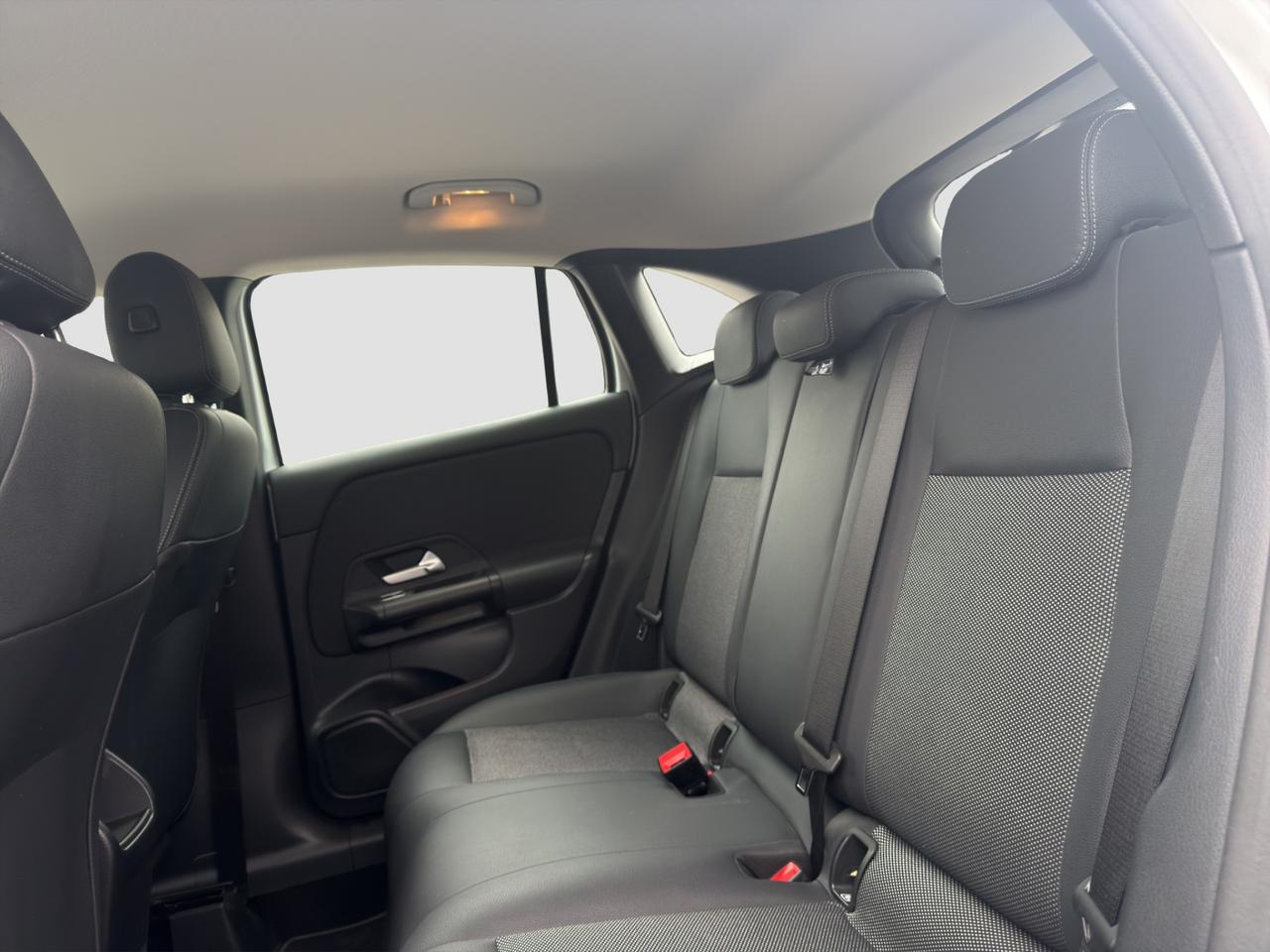 MERCEDES Classe GLA (H247) GLA 180 d Automatic Business Extra