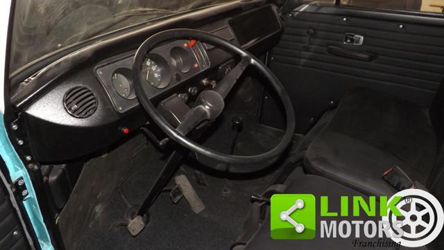 VOLKSWAGEN T2 26B1 con cassone completamente restaurato