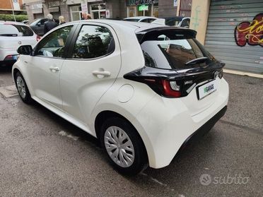 Toyota Yaris 1.5 Hybrid 5 porte Business