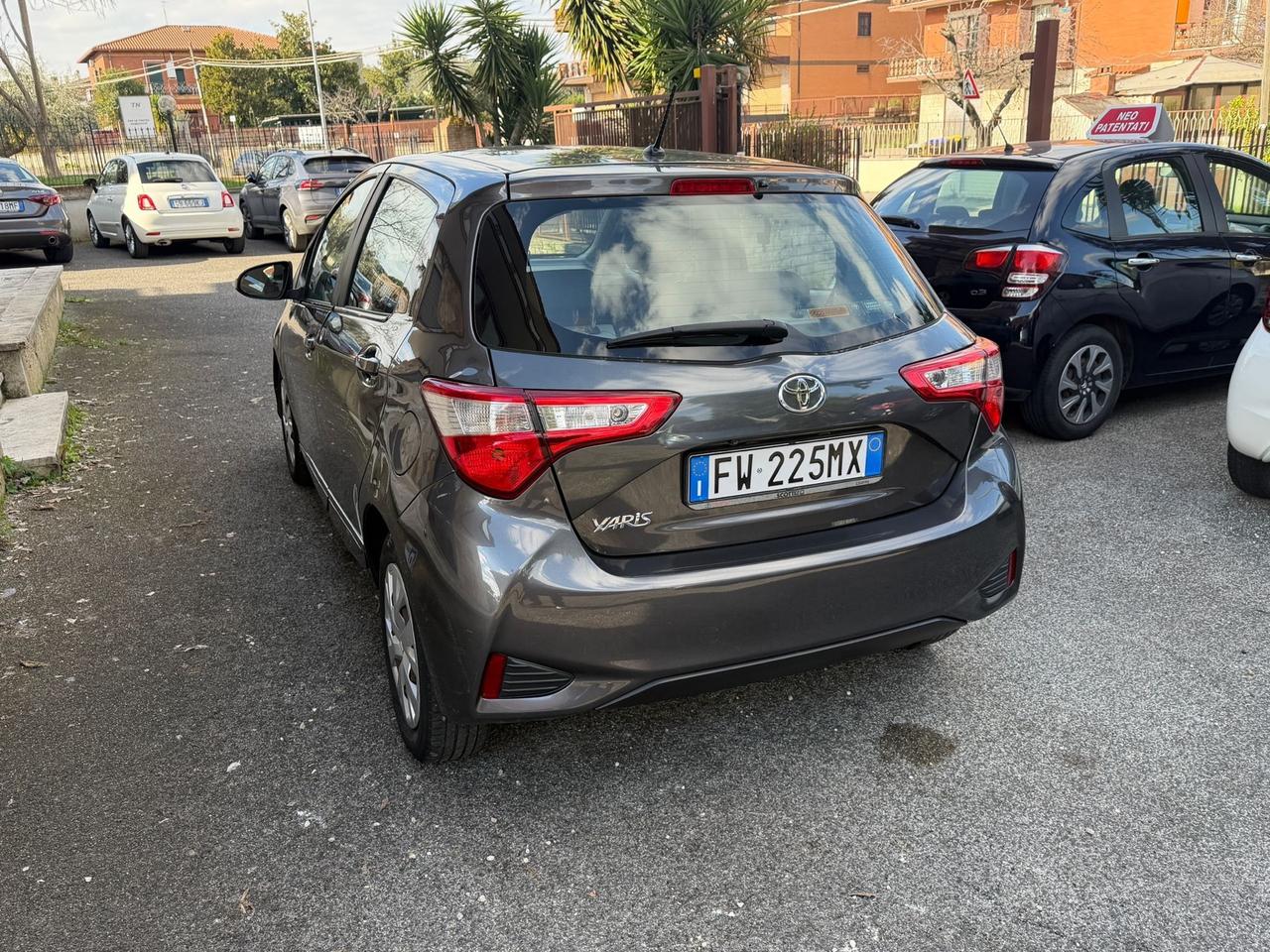 Toyota Yaris 1.0 72 CV 5 porte Lounge