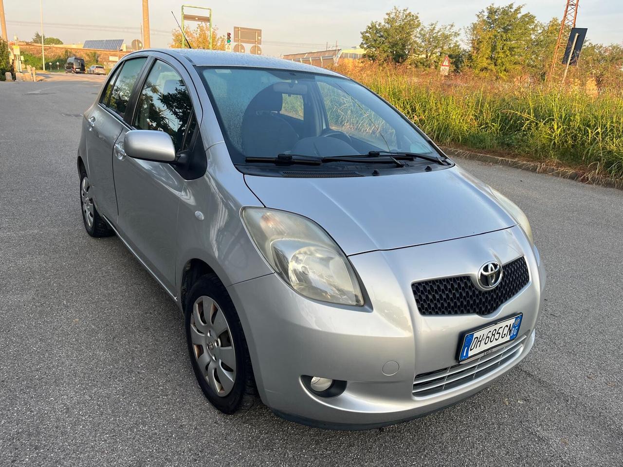 Toyota Yaris 1.0 5 porte