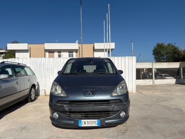 Peugeot 1007 1.4 Happy