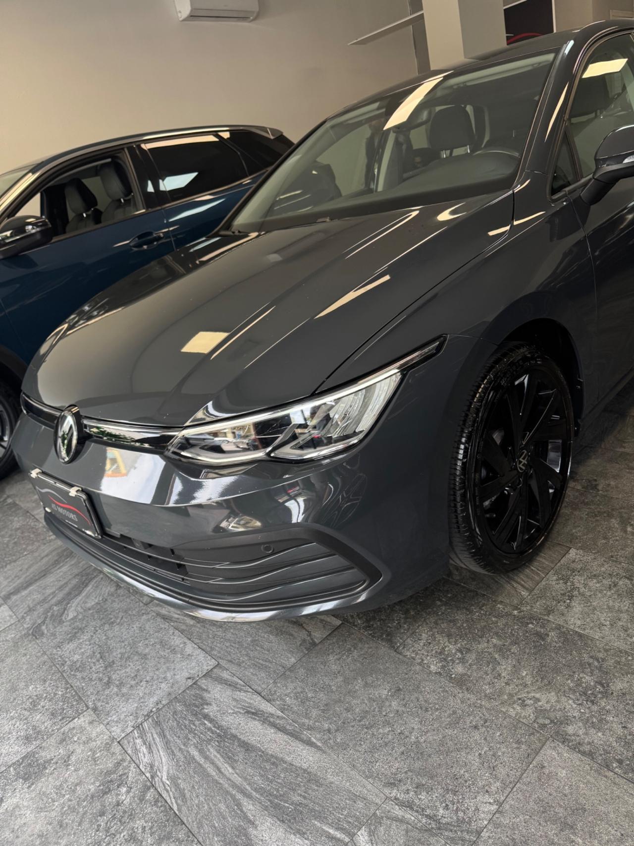 Volkswagen Golf 8 2.0 TDI R-Line Finanziabile