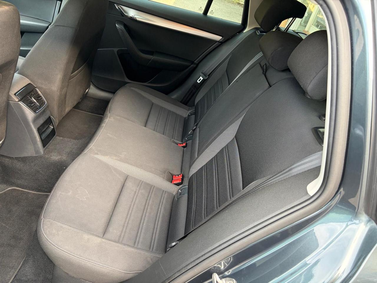 SKODA OCTAVIA 1.6 TDI 116 CV WAGON AMBITION