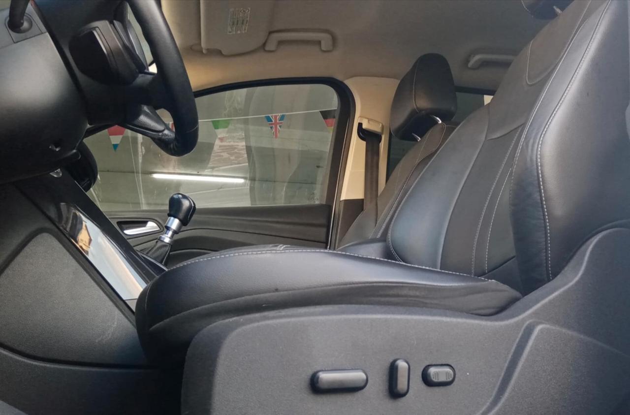 Ford Kuga 2.0 TDCI 140 CV 4WD Titanium