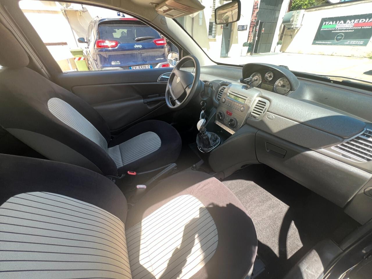 Lancia Ypsilon 1.2 Modamilano