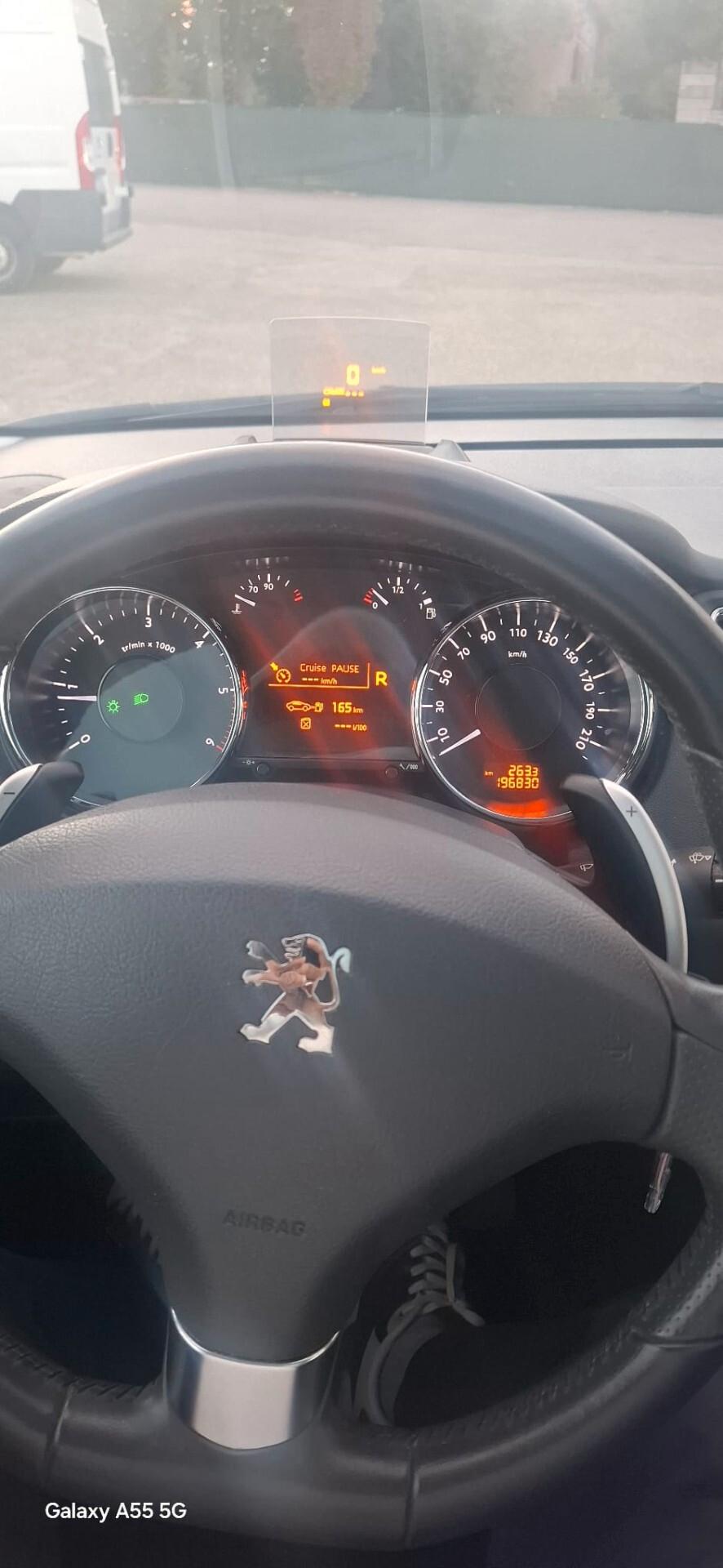 Peugeot 5008 1.6 HDi 112CV cambio robotizzato Tecno