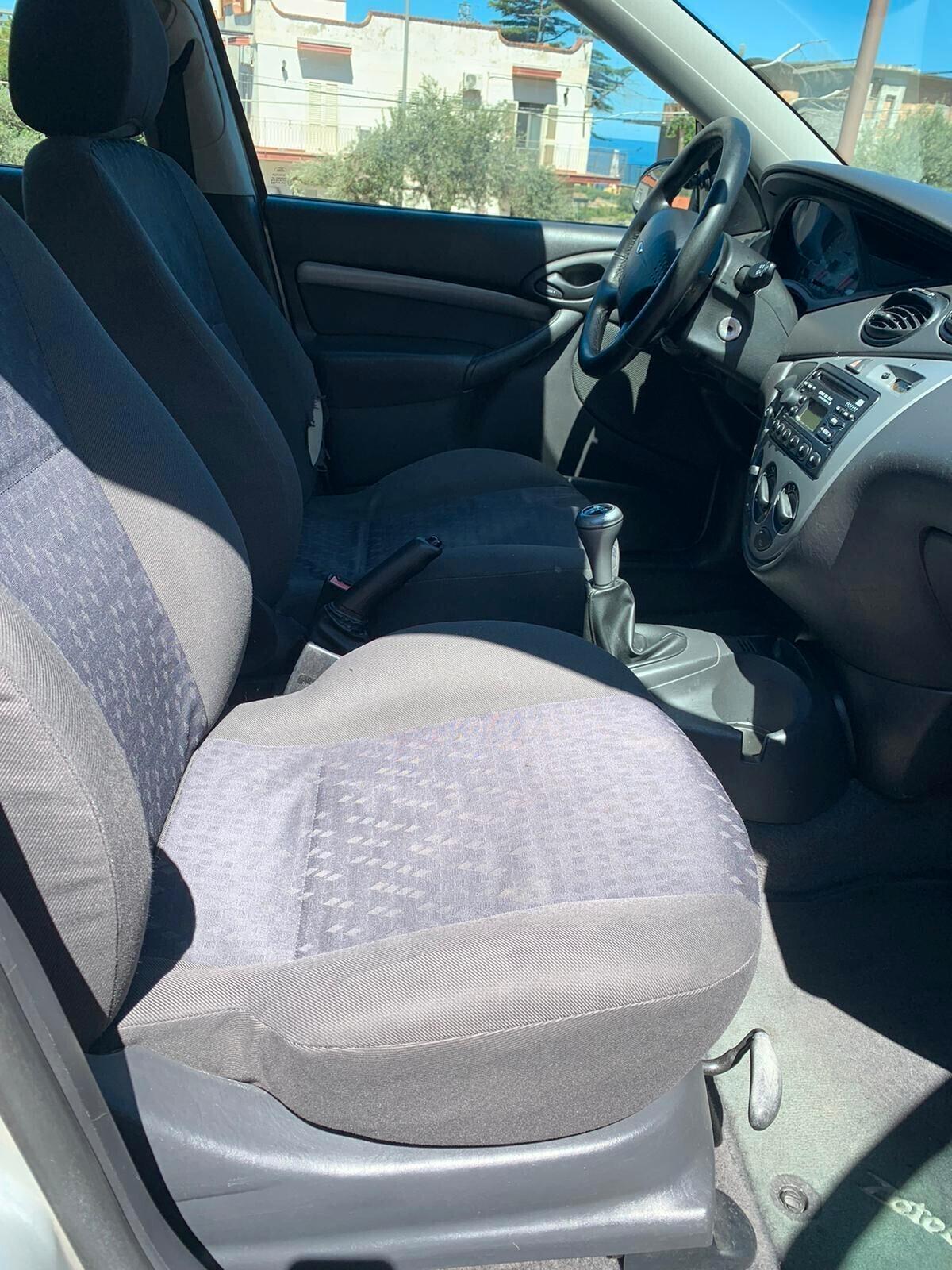 Ford Focus 1.8i 16V cat 5p.