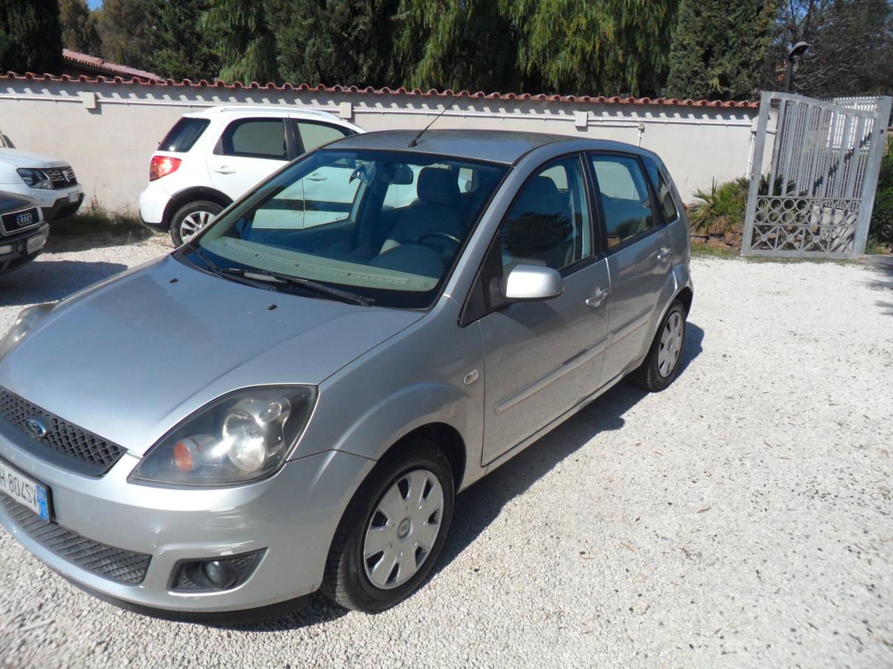 Ford Fiesta 1.2 16V 5p. Ghia