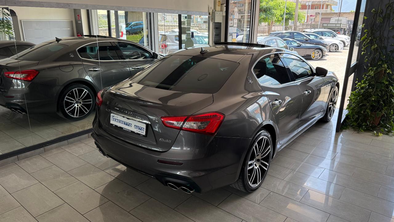 Maserati Ghibli V6 Diesel Gransport TETTO