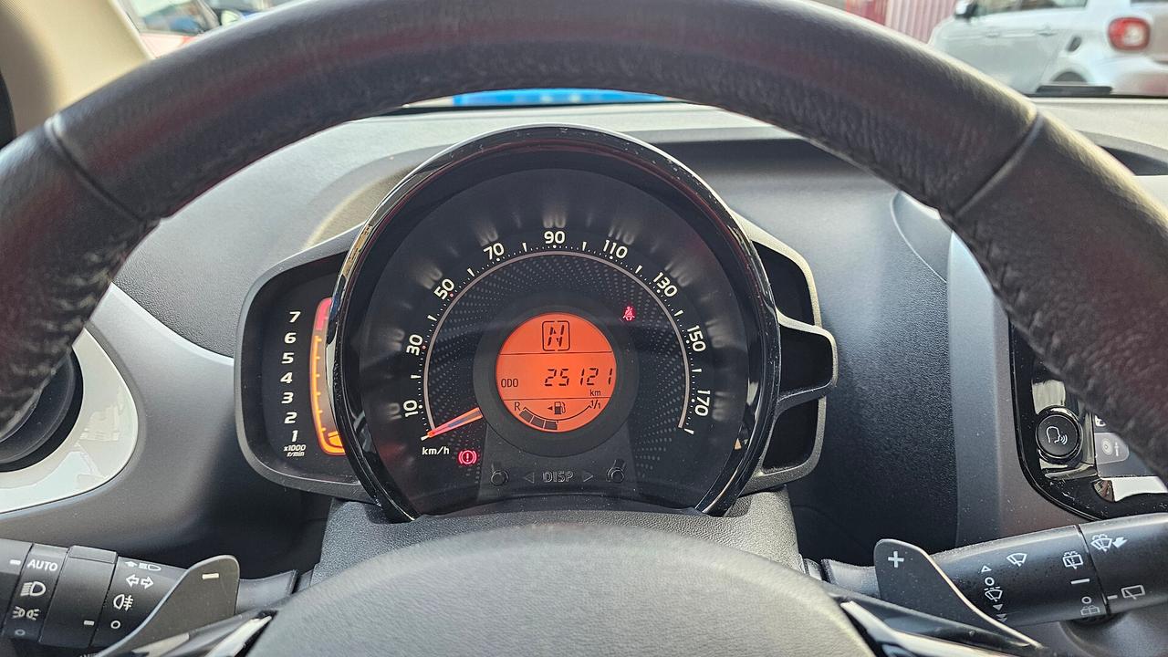 Toyota Aygo Connect 1.0 VVT-i 72 CV 5p. x-play MMT UNIPRO' TAGL UFF