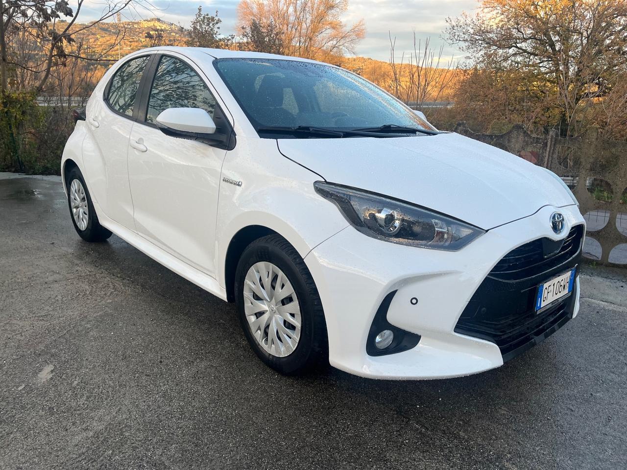 Toyota Yaris 1.5 Hybrid 5 porte Lounge