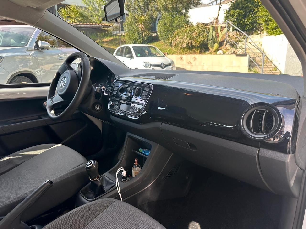 Volkswagen up! 1.0 75 CV 5p. move