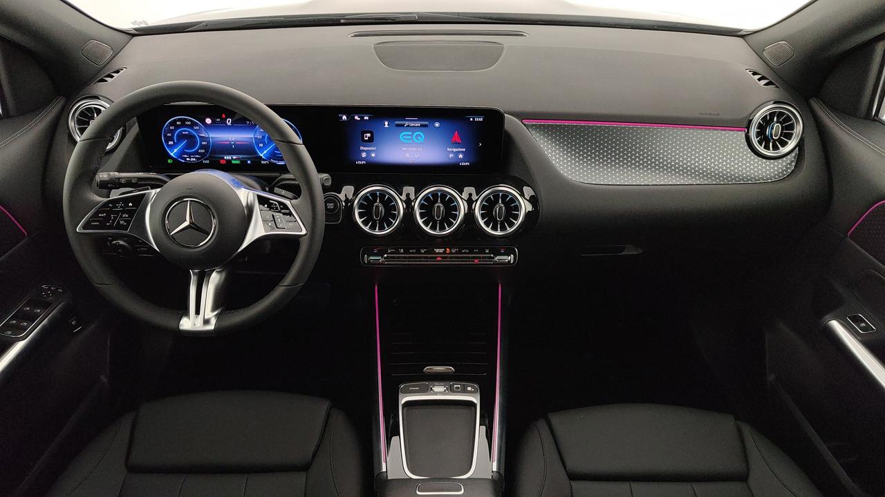 Mercedes-Benz EQA 250+ Street Edition