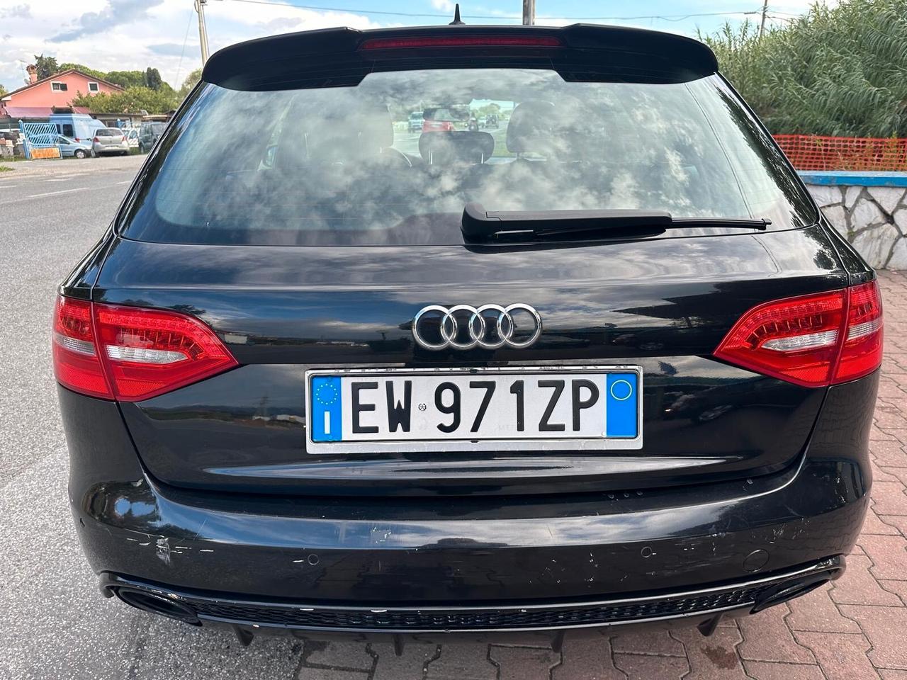 Audi A4 RS 4 Avant 4.2 V8 FSI quattro S tronic