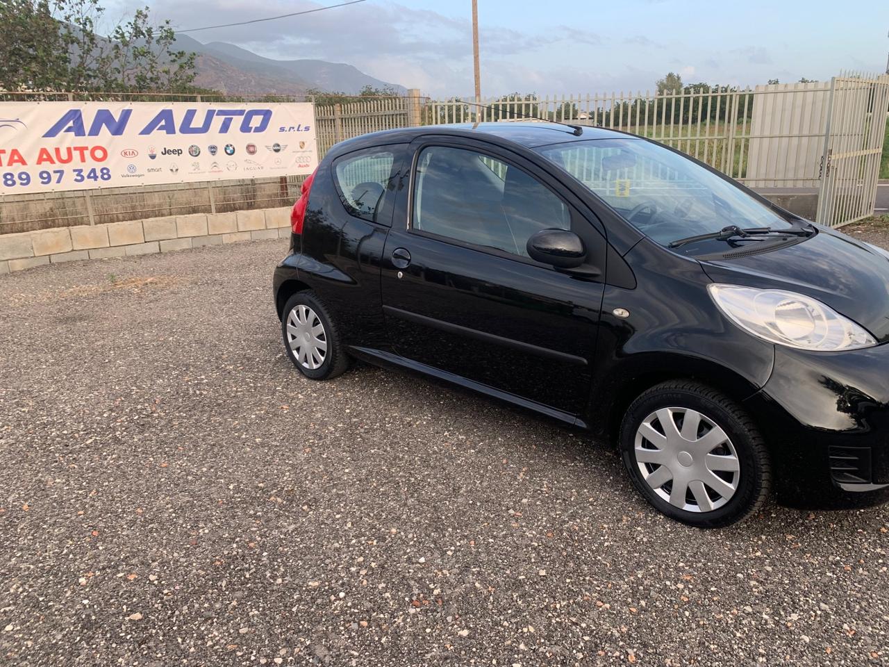Peugeot 107 1.0 68cv - 12/2010