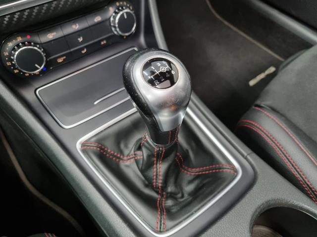 MERCEDES-BENZ A 180 Premium