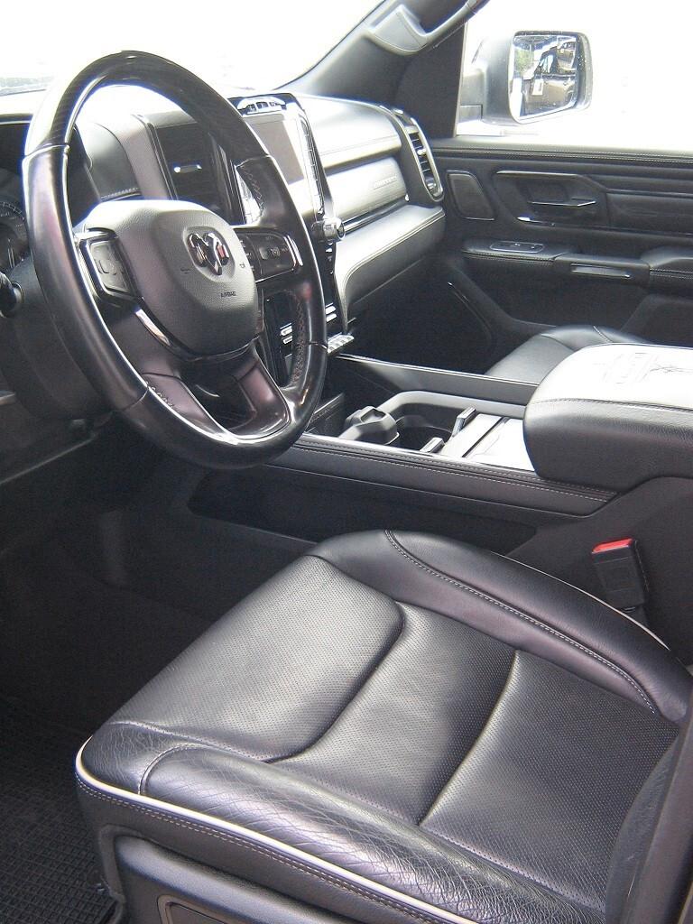 Dodge RAM 1500 LIMITED BLACK EDITION 5.7 V8