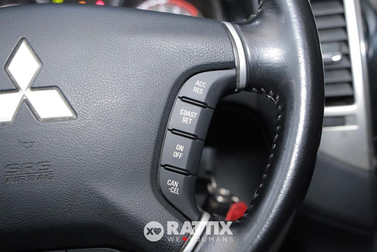 Mitsubishi Pajero 3.2 DI-D Instyle 5p 7p.ti auto + tetto apribile
