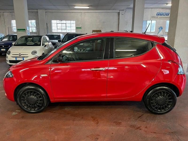 Lancia Ypsilon Ypsilon 1.0 FireFly 5 porte S&S Hybrid Ecochic Silver