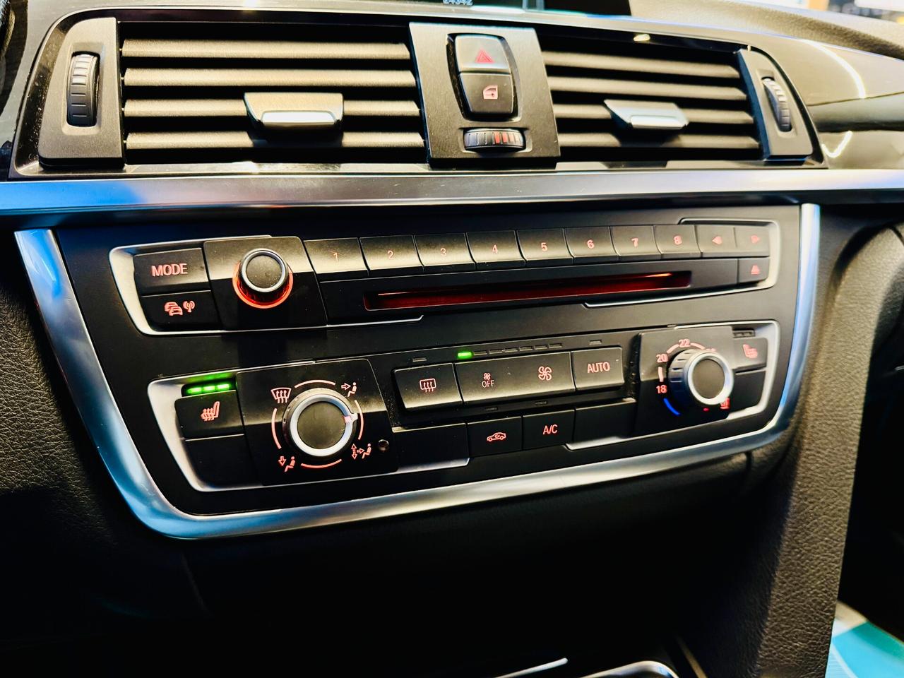 BMW 318d Touring LED / Sedili Risc. / Navi