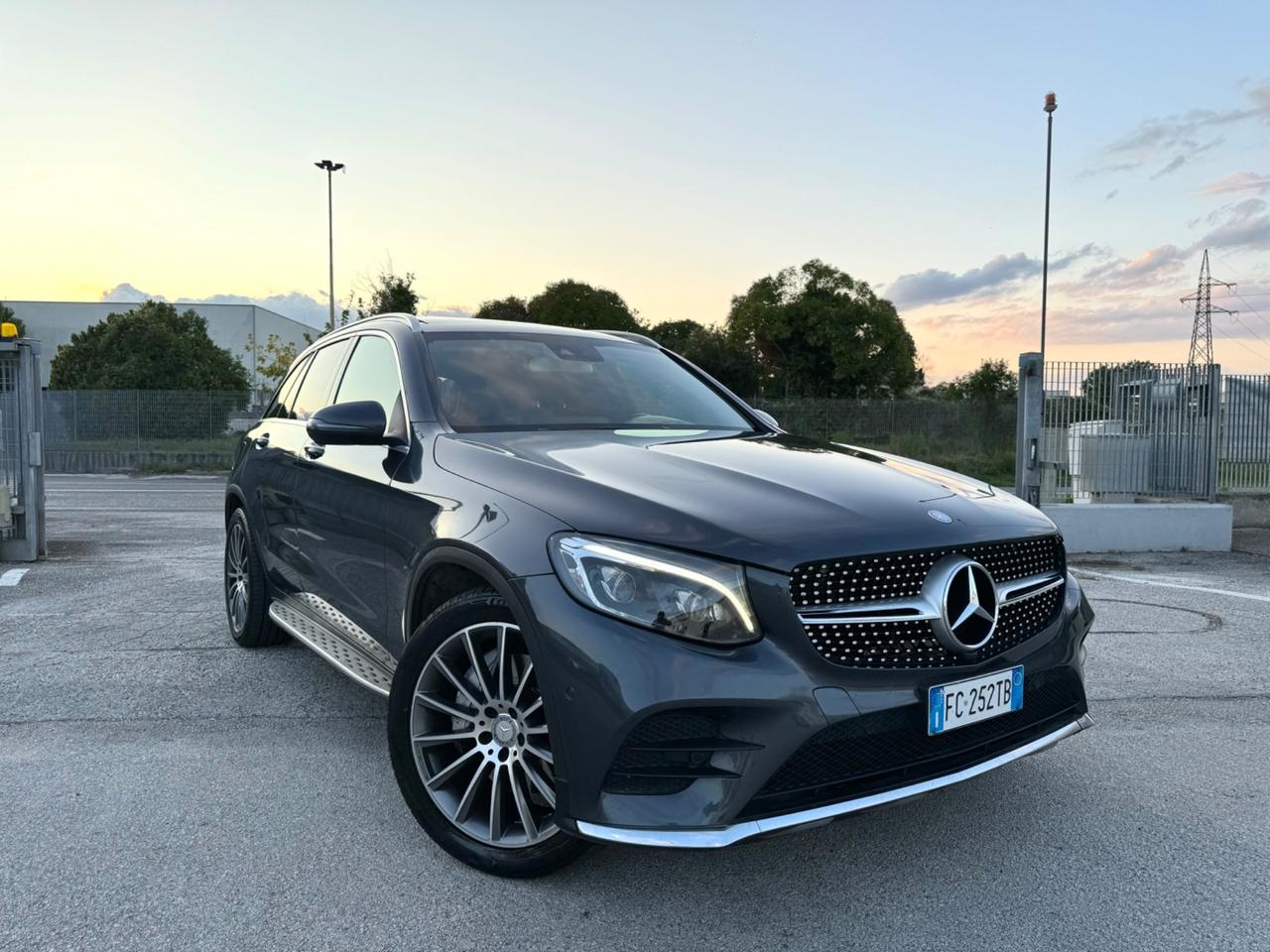 MERCEDES GLC 250d Premium AMG - Tetto Pelle Led 20