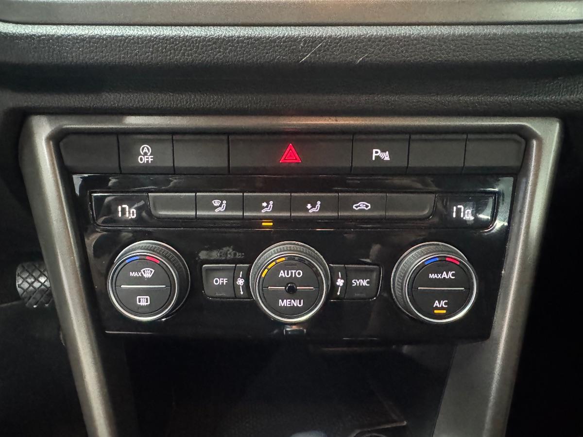VOLKSWAGEN T-ROC 2.0 TDI DSG Business UNICO PROP/ NAVI/ CARPLAY