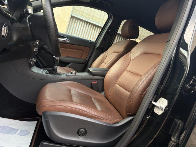 MERCEDES-BENZ B 200 d 136Cv Sport