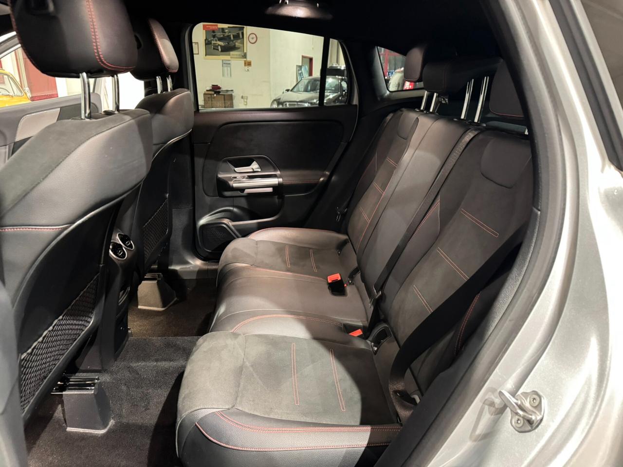 GLA 200 d Automatic Premium Multicolor Carplay