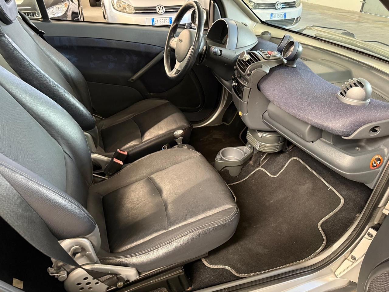 Smart 700 city-coupé pure (45 kW)