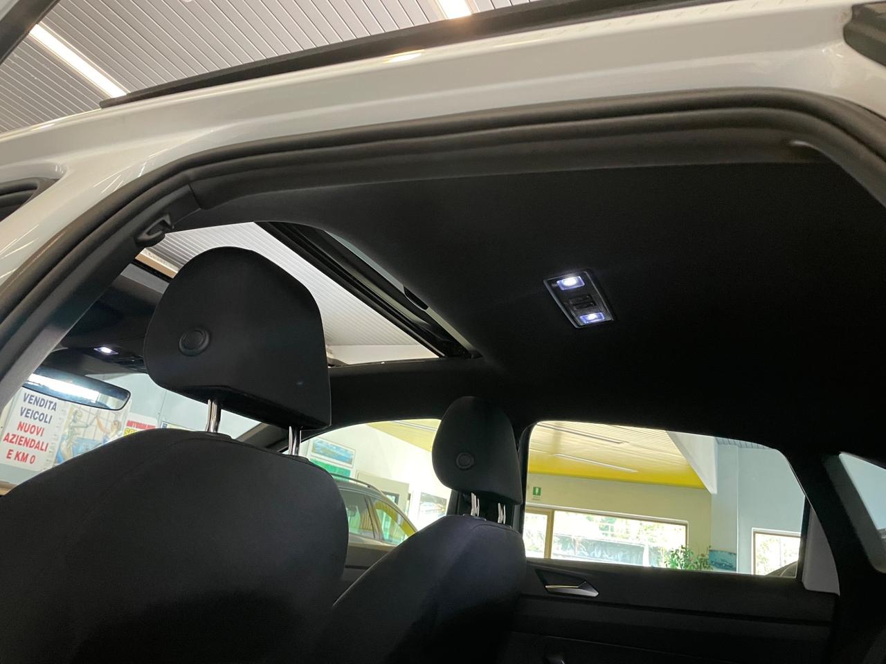 Volkswagen Taigo 1.0 TSI 115 CV DSG R-Line Telecamera Keyless