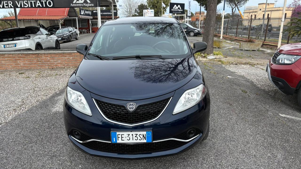 Lancia Ypsilon 1.2 69 CV 5 porte Silver