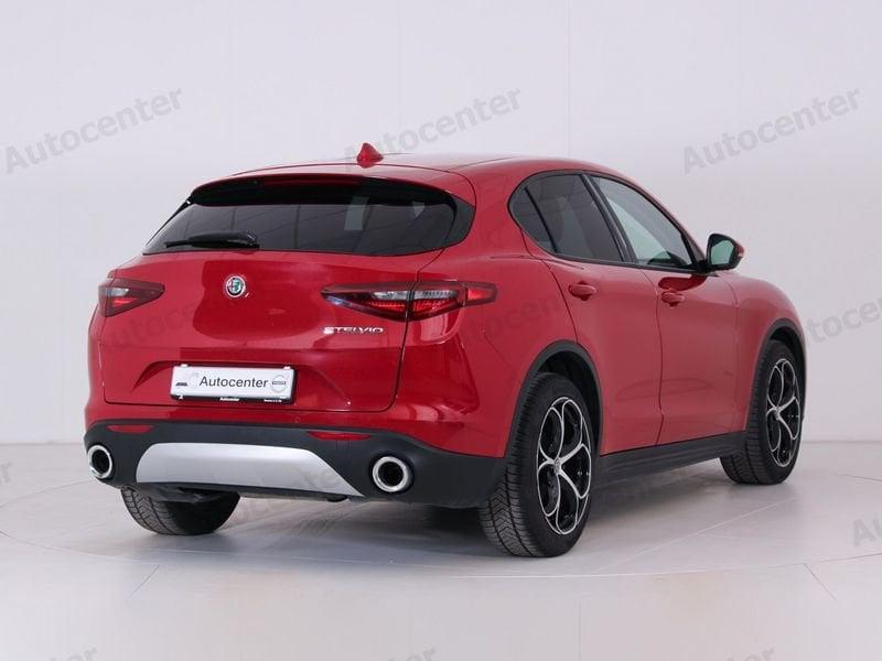 Alfa Romeo Stelvio 2.2 t Business Q4 190cv auto my19
