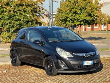 Opel Corsa 1.2 3 porte b-color