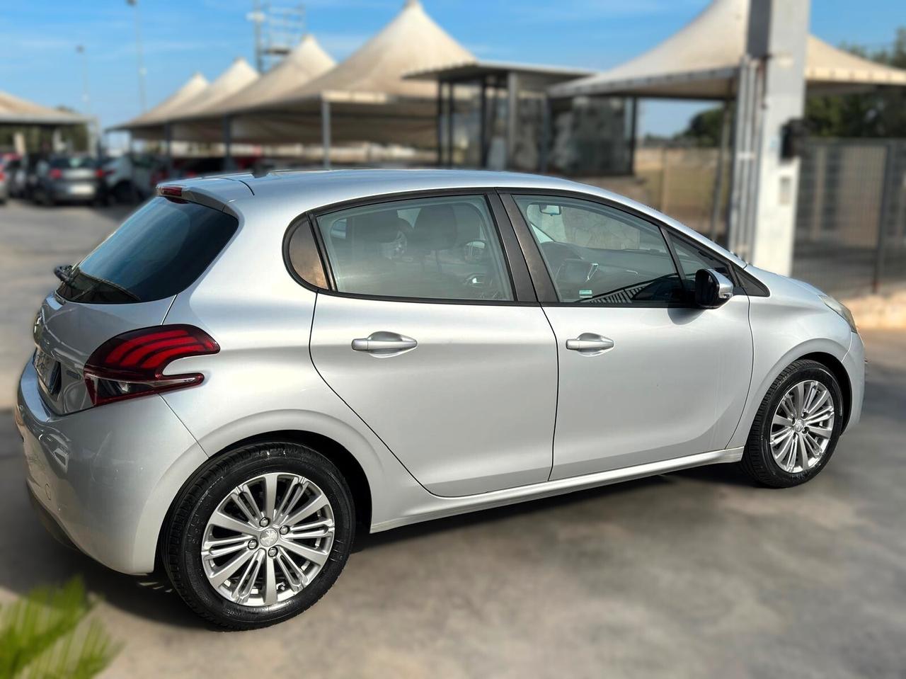 Peugeot 208 BlueHDi 75 5 porte Allure