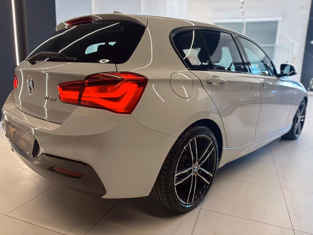 Bmw 116 116d 5p. Msport