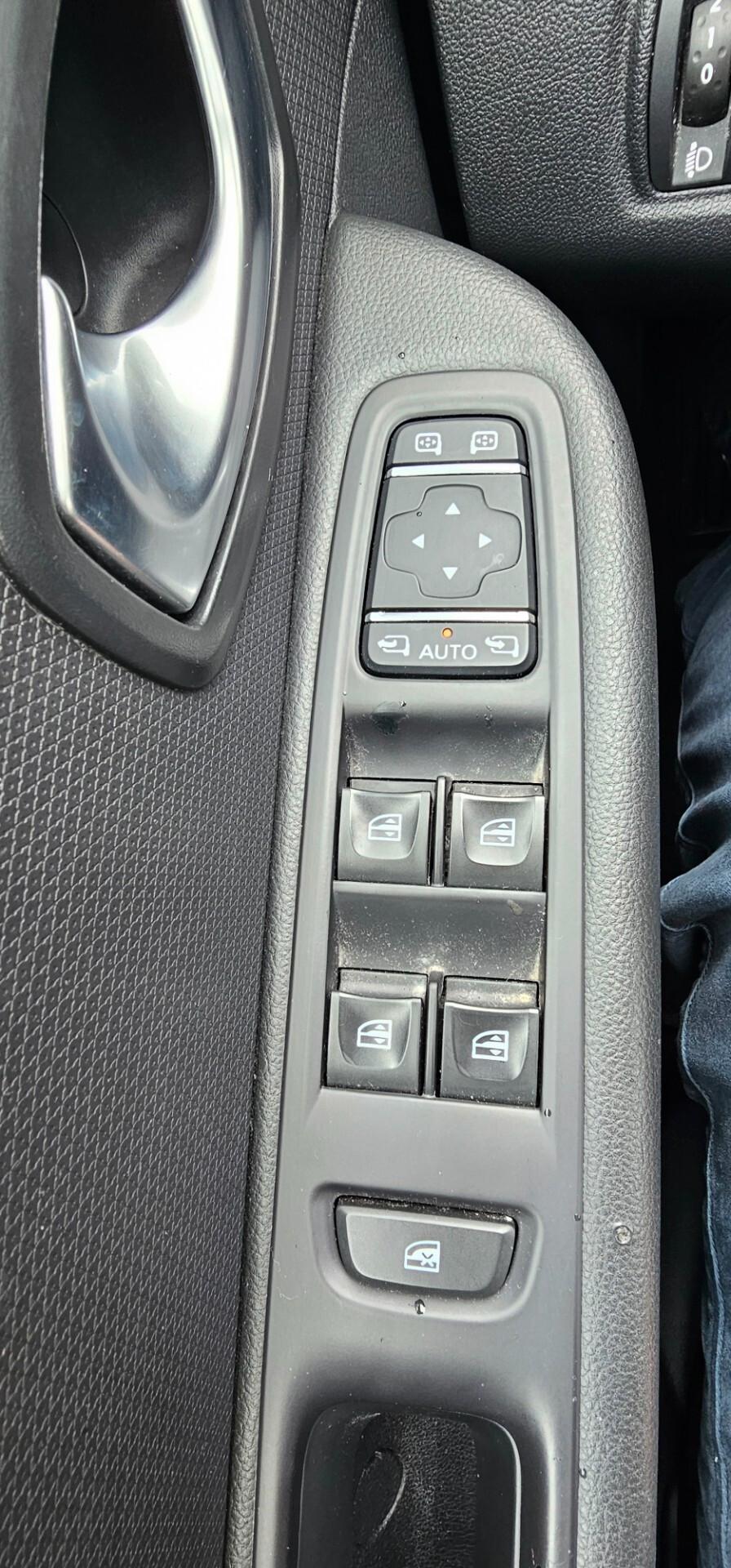 Renault Clio dCi 90 CV 5 porte Moschino EURO6