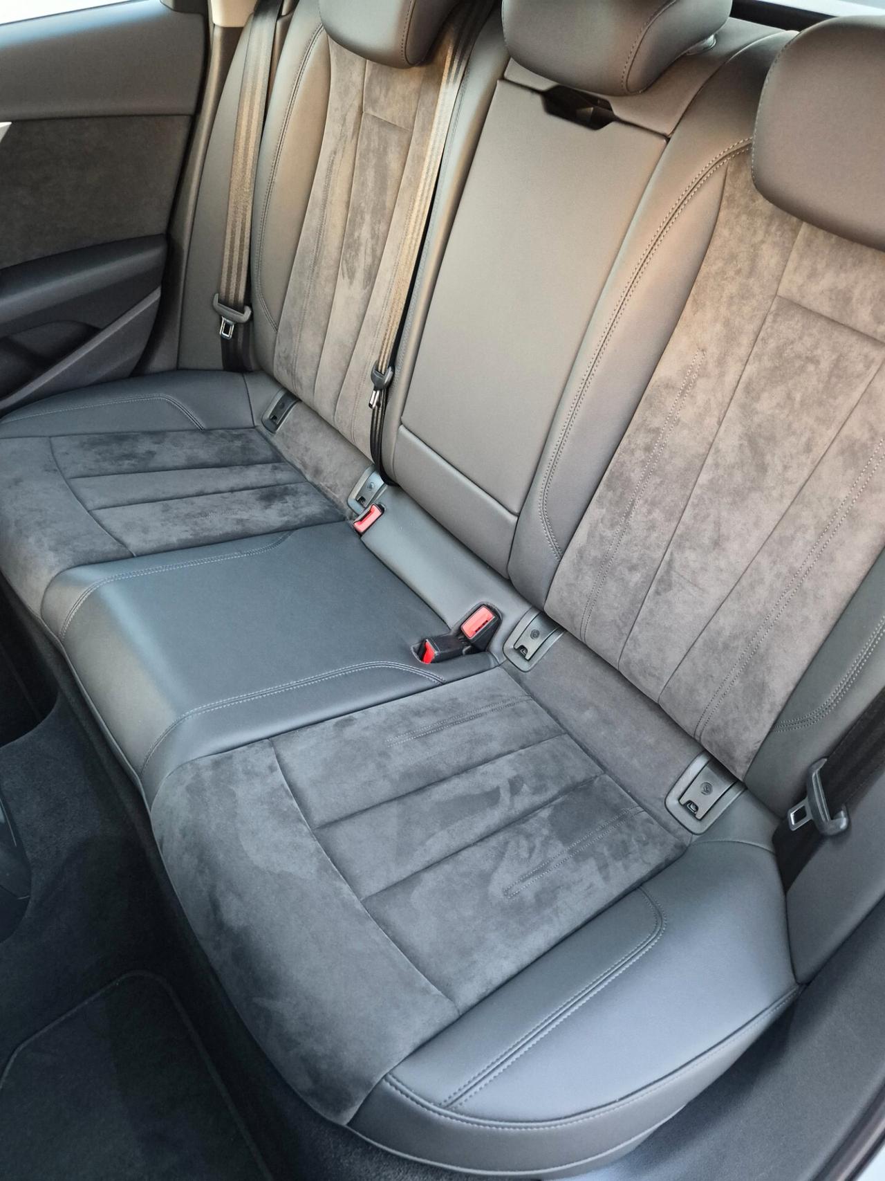 Audi A4 Avant 30 TDI/136 CV S tronic Business Advanced