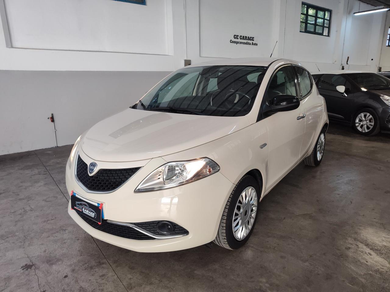 Lancia Ypsilon 1.2 69 CV 5 porte GPL Ecochic Gold MY16