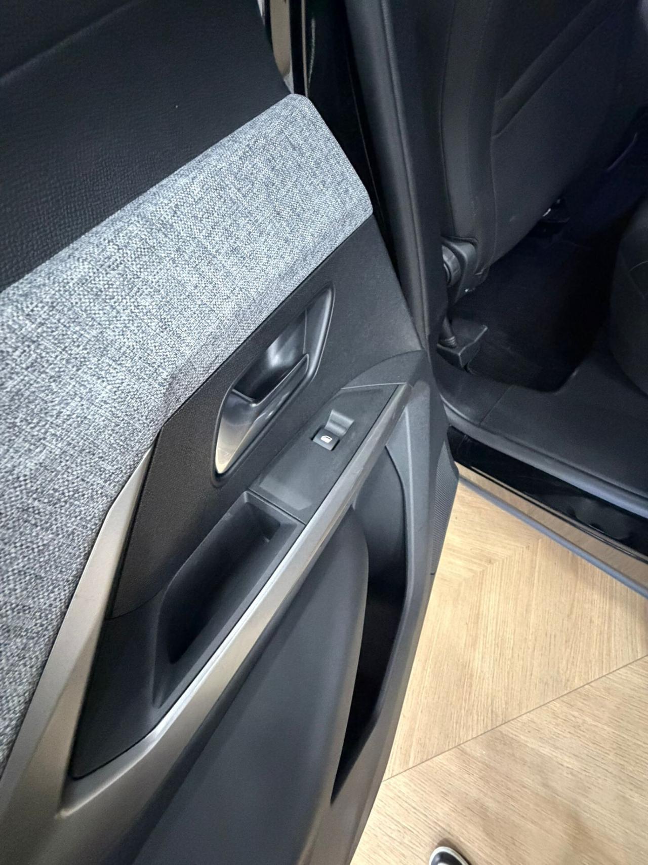 Peugeot 3008 Hybrid 136 e-DCS6 Allure
