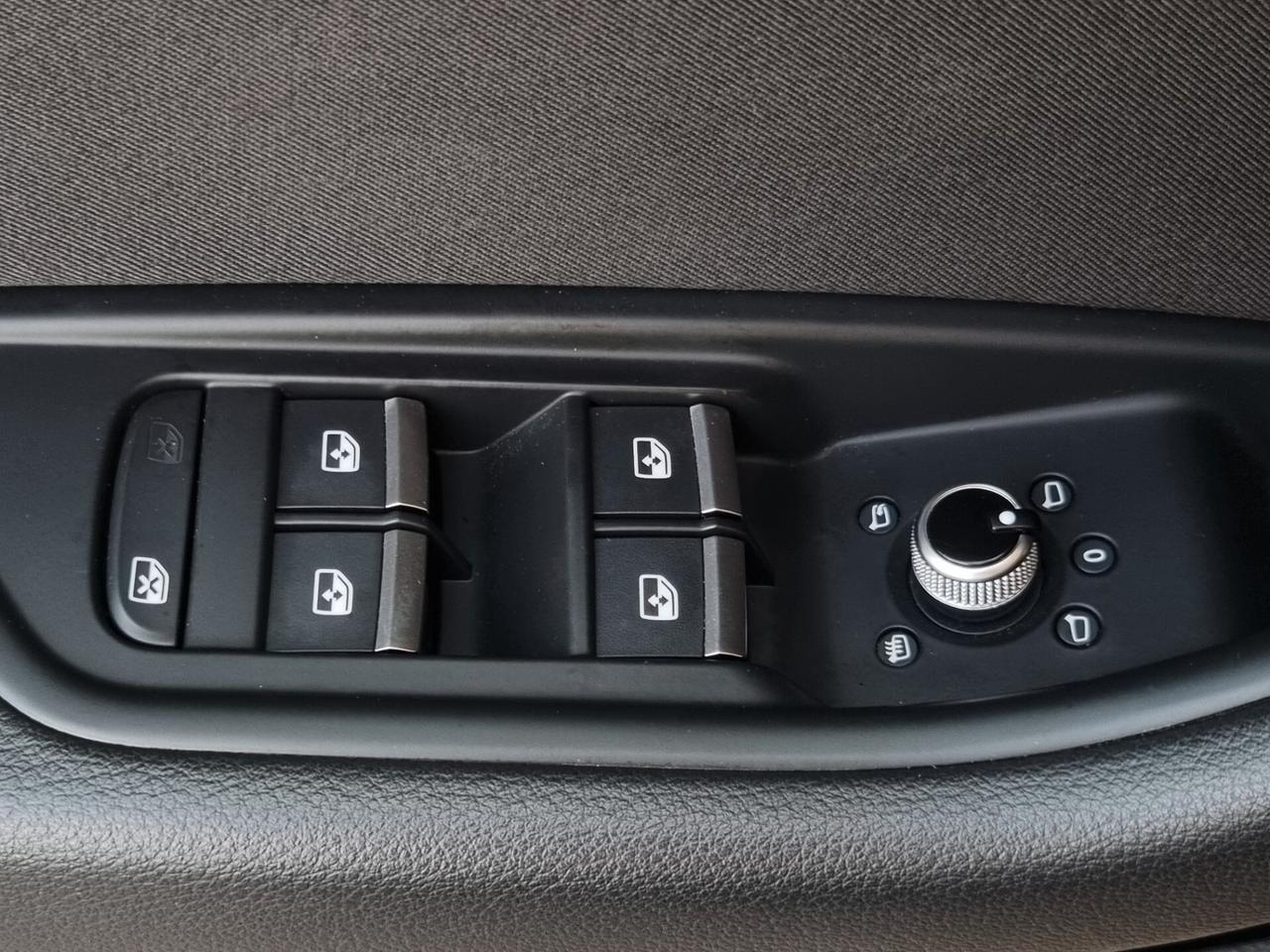 Audi A4 V Avant 30 2.0 tdi mhev 136cv s-tronic