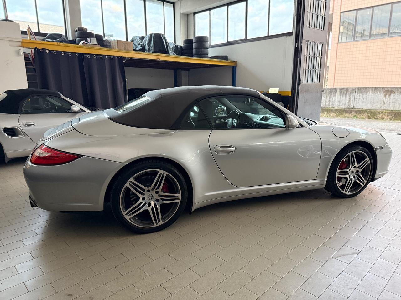 Porsche 997.2 Carrera 4S Cabriolet