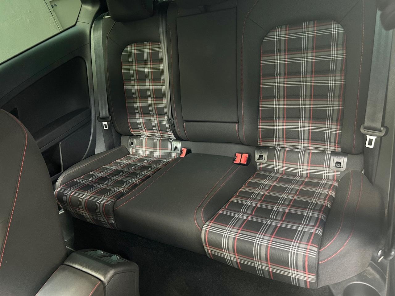 Volkswagen Golf GTI 2.0 TSI 3p.