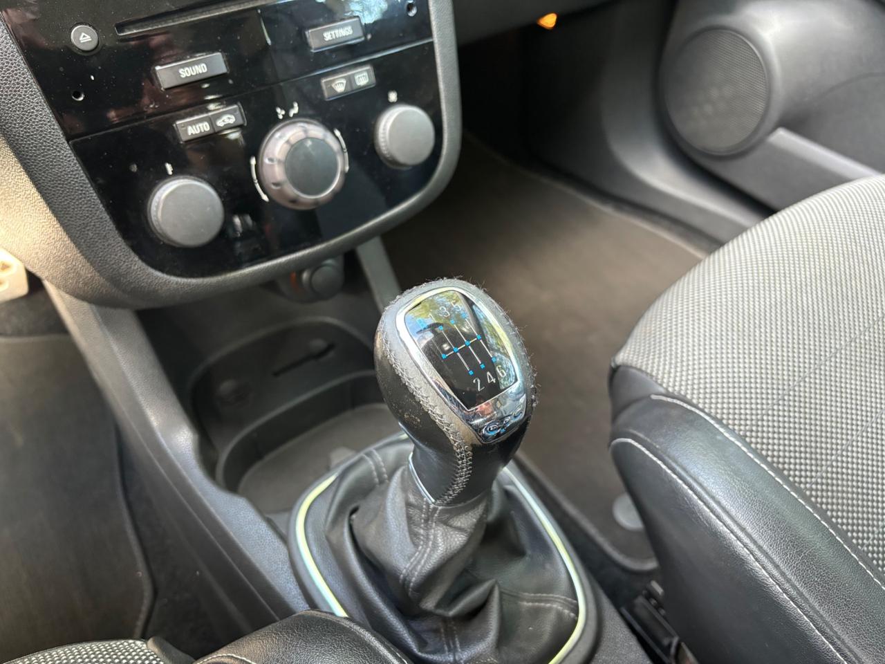 Opel Corsa 1.6 T 192CV OPC