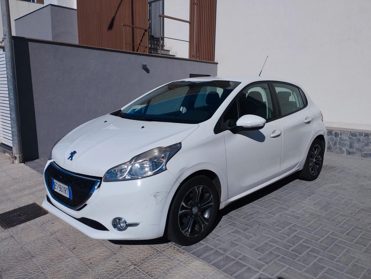 Peugeot 208 1.4 HDi 68 CV 5 porte Active