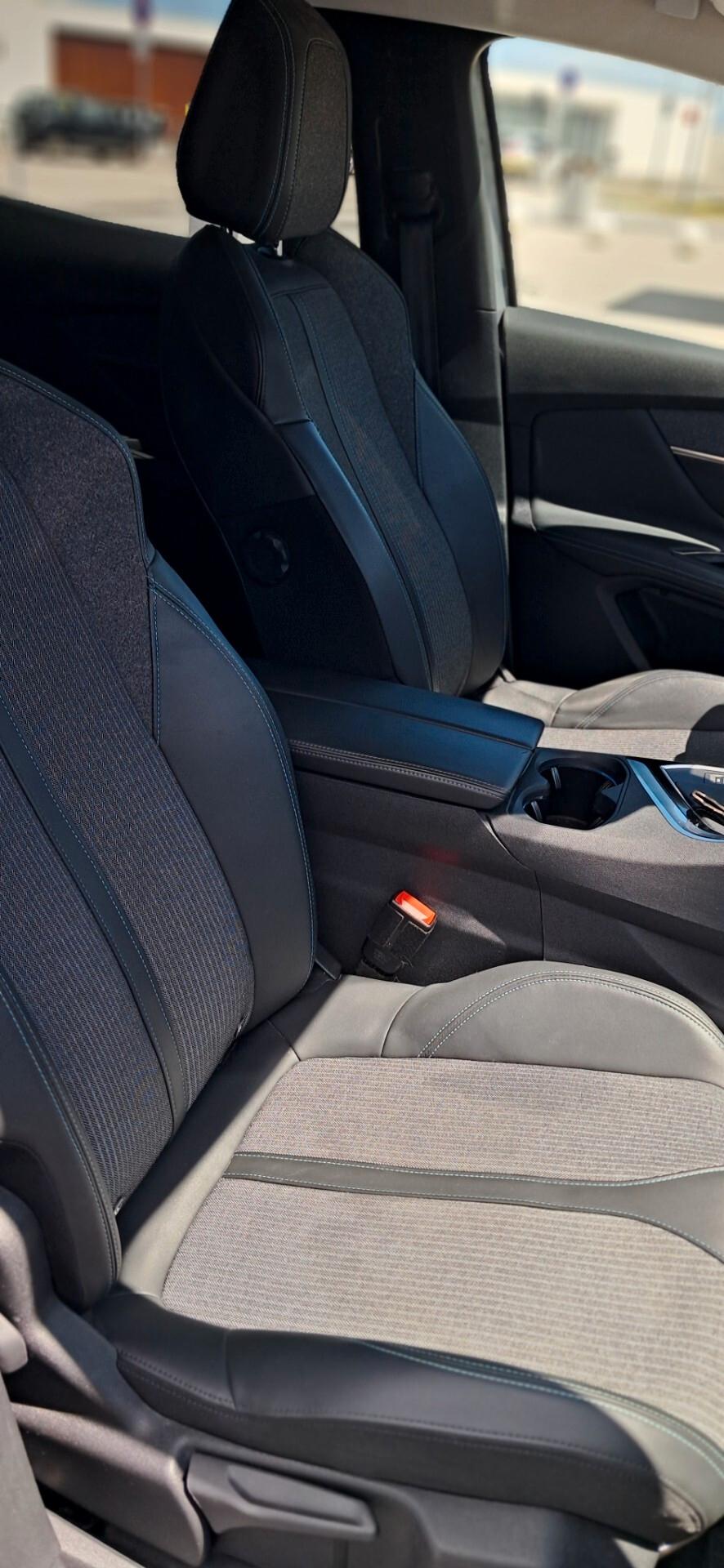 Peugeot 3008 BlueHDi 130 S&S Allure Pack