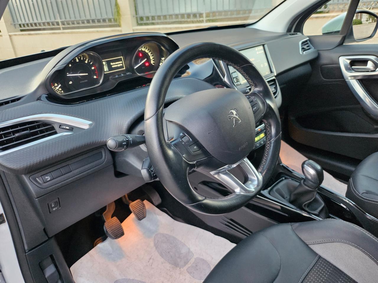 Peugeot 2008 BlueHDi 100 Allure