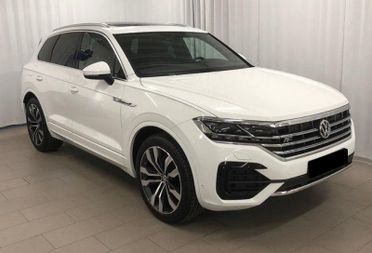 VOLKSWAGEN Touareg 3.0 TDI 245CV tip. BMT Executive Noleggio Lungo Termine