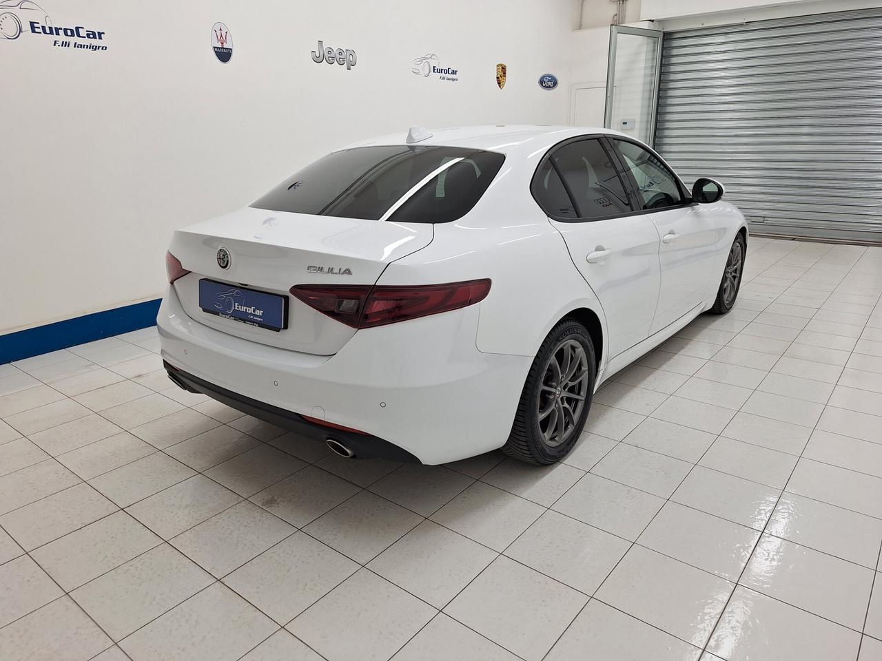Alfa Romeo Giulia 2.2 180cv MT6 Business Sport