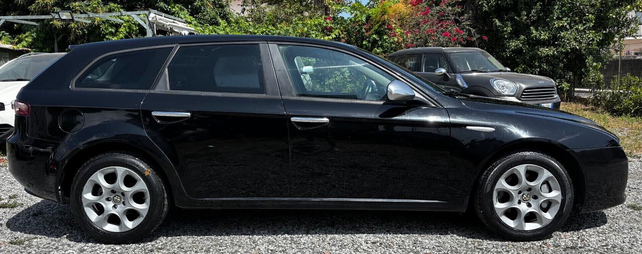 Alfa Romeo 159 2.0 JTDm Sportwagon Distinctive